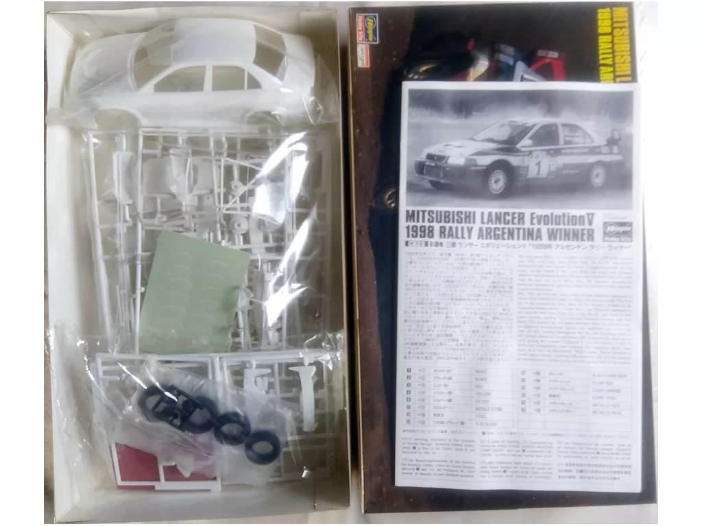 ハセガワ 1/24 ミツビシ ランサー エボリューション V
1998 アルゼンチン ラリー ウィナー 02